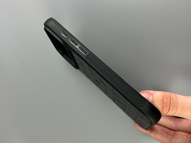 Шкіряний чохол для iPhone 17 Pro Max з натуральної шкіри ручної роботи | Преміальний захист смартфона з натуральної шкіри &mdash; фото виробу від майстерні Shiynik - Магазин шкіряних виробів