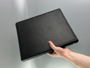 Шкіряна папка &laquo;На підпис&raquo; з кільцевим механізмом з натуральної шкіри ручної роботи з натуральної шкіри &mdash; фото виробу від майстерні Shiynik - Магазин шкіряних виробів