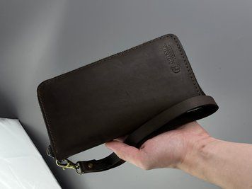 Шкіряний місткий гаманець ZIPPER коричневий з натуральної шкіри ручної роботи з натуральної шкіри &mdash; фото виробу від майстерні Shiynik - Магазин шкіряних виробів
